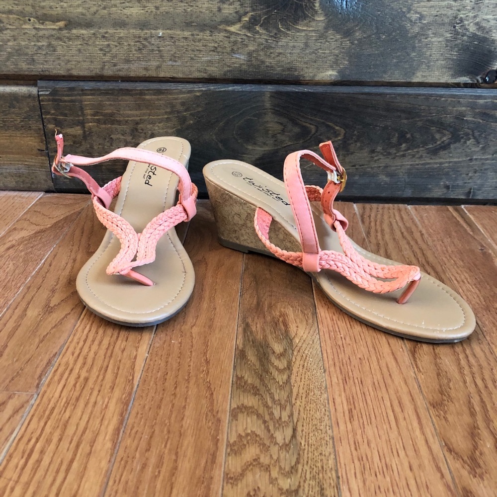 Twisted Riley 11 Wedges